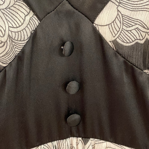 Coupé Collection dress. Excellent condition. Sheer with liner underneath. - Picture 3 of 7